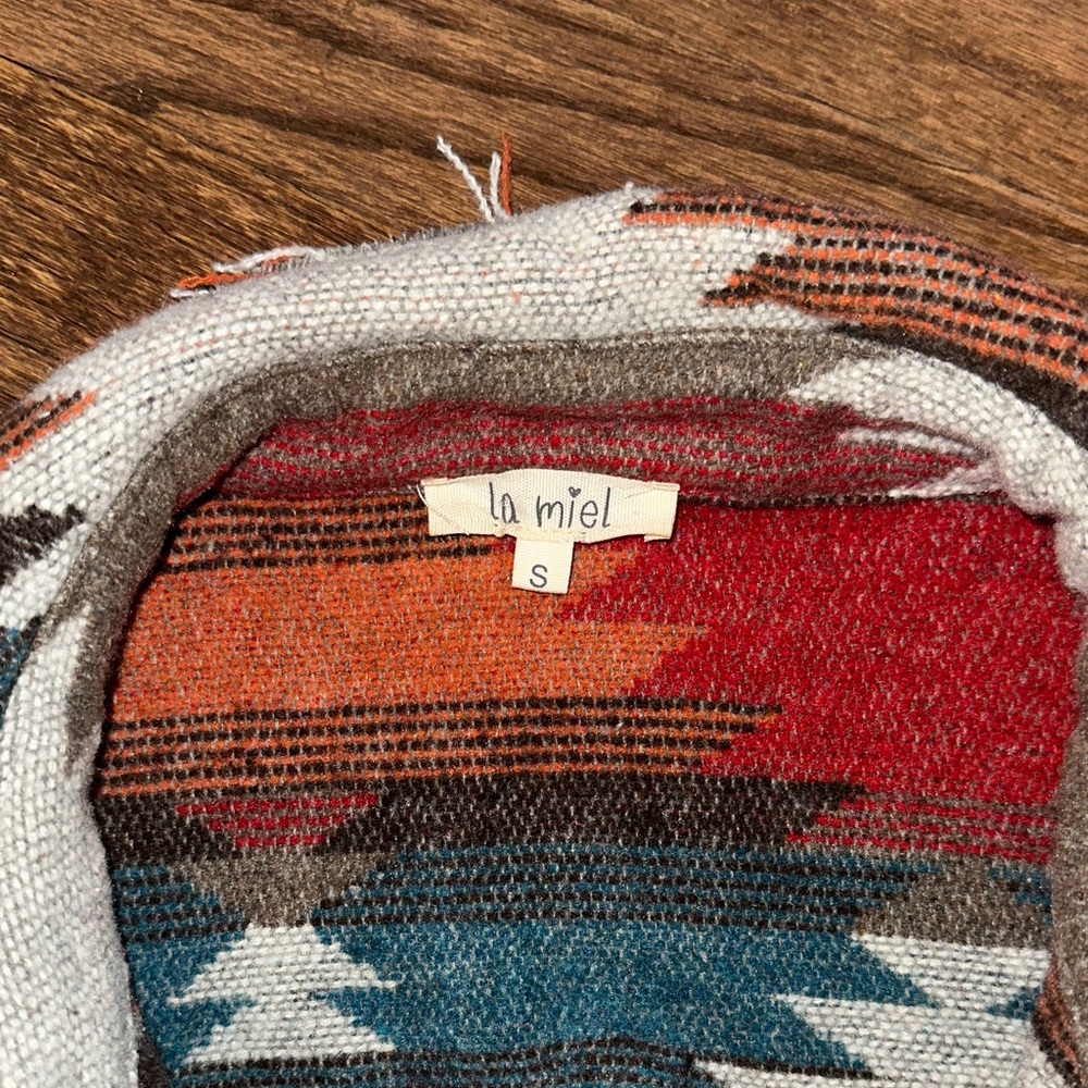 Women's Aztec Patterned Shacket - Picture 3 of 7